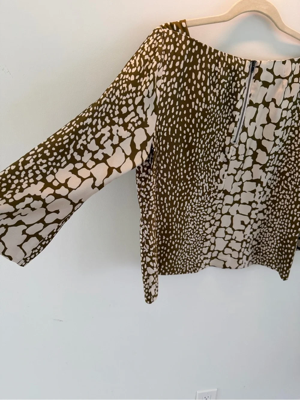J. Crew Women’s Reptile Print Dress 100% Silk Twill Blouse- retro